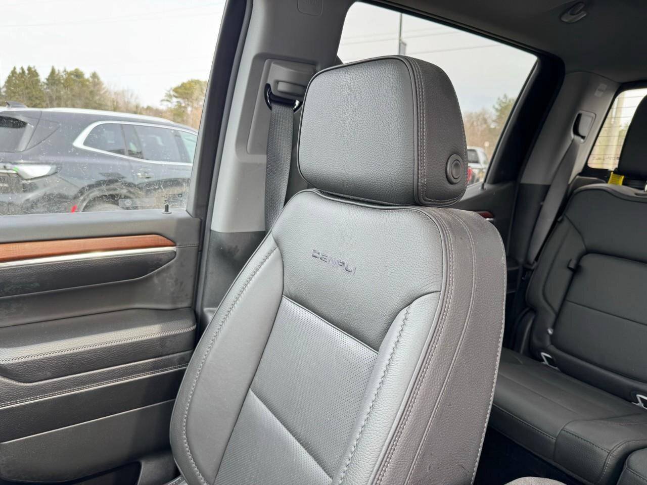 2023 GMC Sierra 1500 DenaliOne Owner   Trailer Brake Controller   Remot Photo