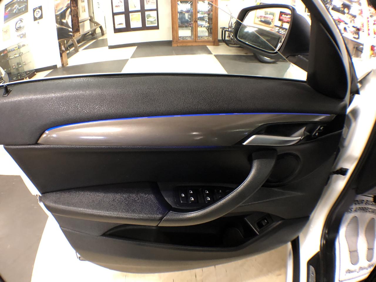 2020 BMW X1 XDRIVE LEATHER PAN/ROOF NAV B/SPOT L/ASSIST CAMERA Photo