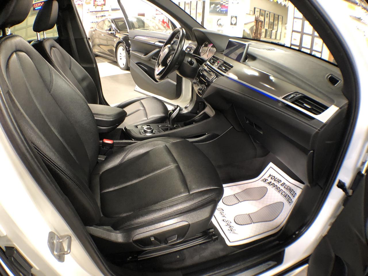 2020 BMW X1 XDRIVE LEATHER PAN/ROOF NAV B/SPOT L/ASSIST CAMERA Photo