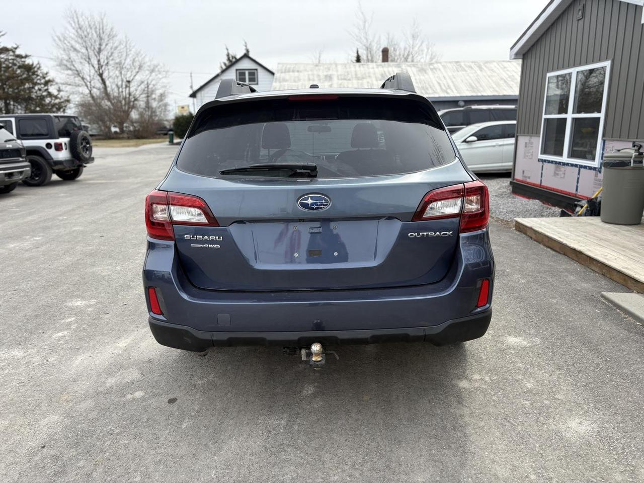 2015 Subaru Outback  Photo