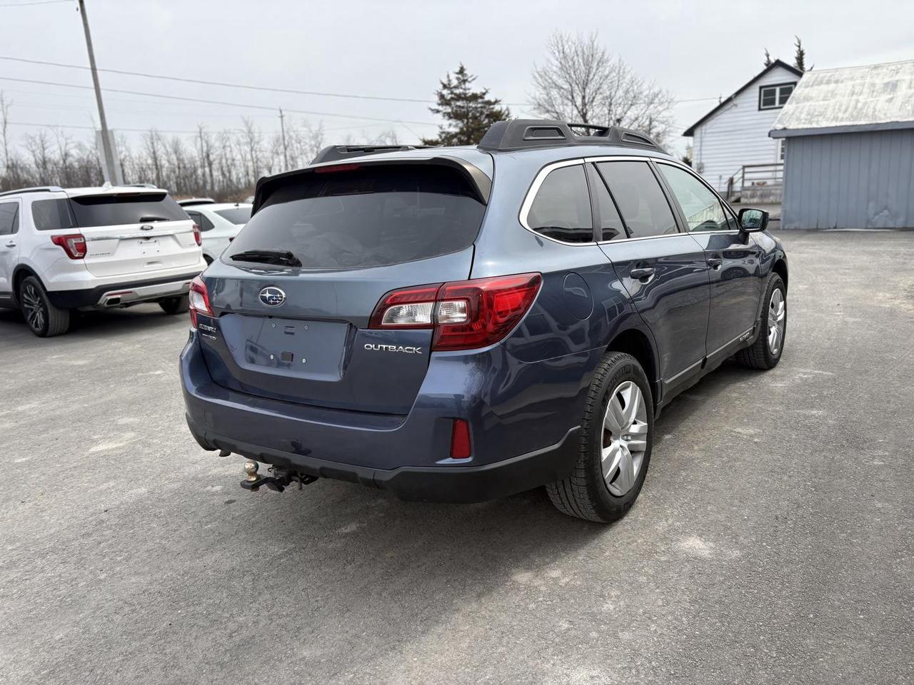 2015 Subaru Outback  Photo