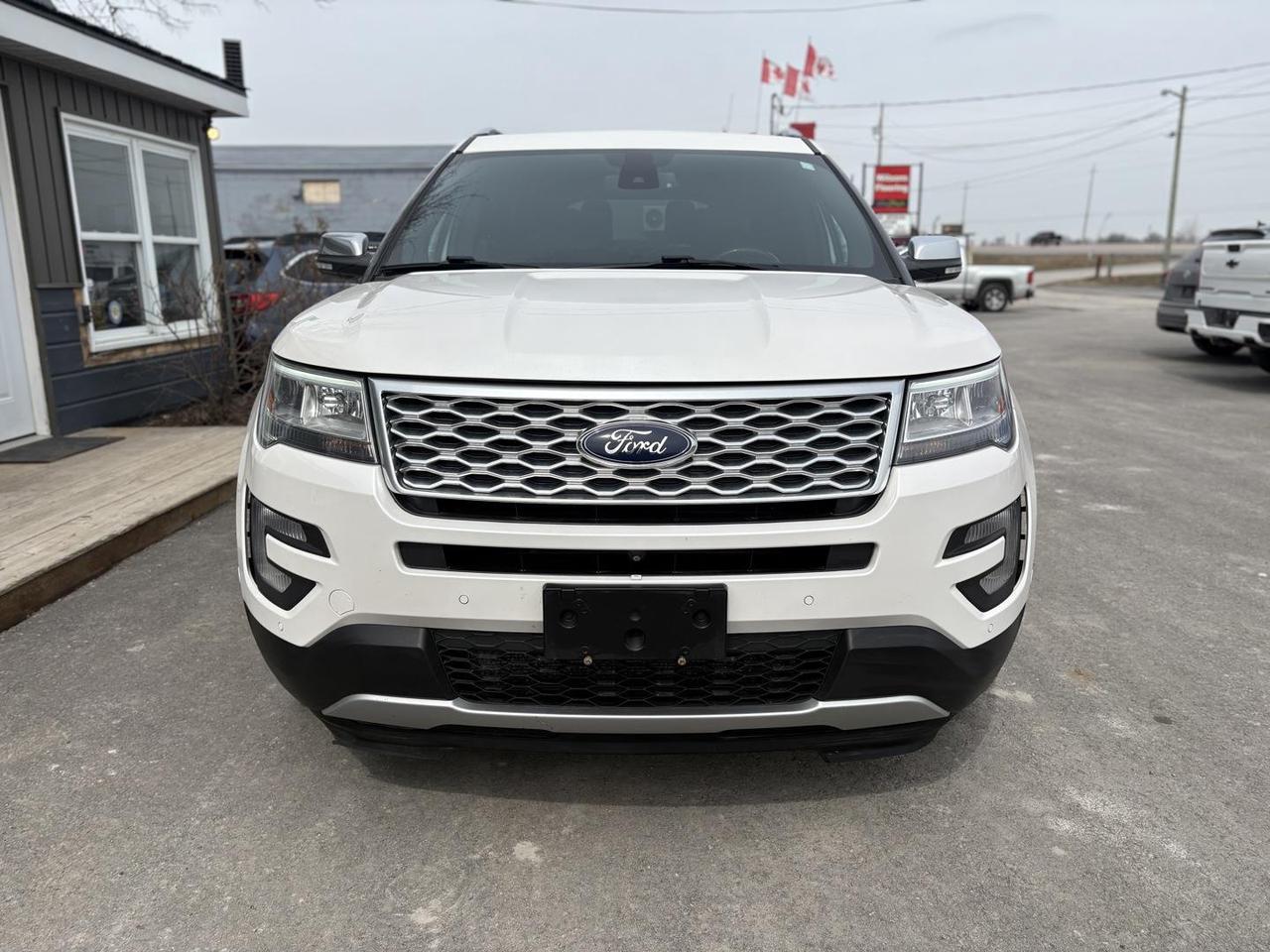 2017 Ford Explorer Platinum 4dr 4x4 Photo