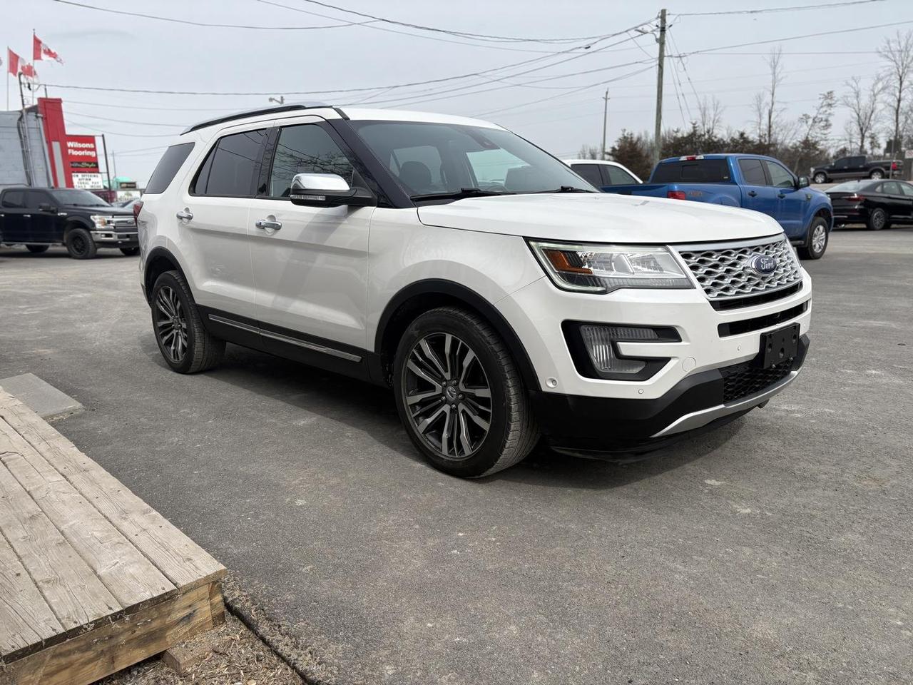 2017 Ford Explorer Platinum 4dr 4x4 Photo