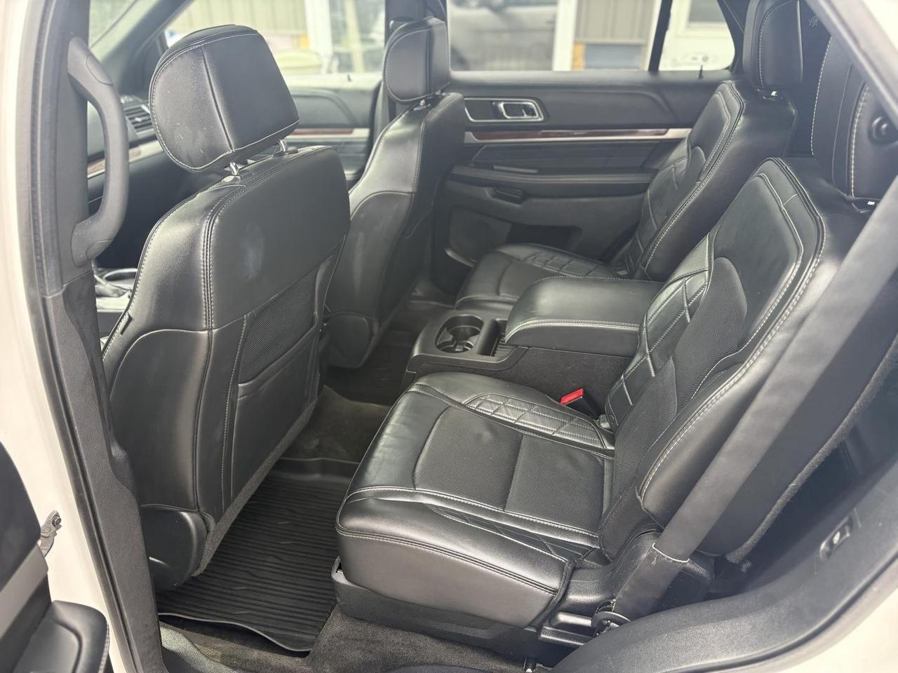 2017 Ford Explorer Platinum 4dr 4x4 Photo