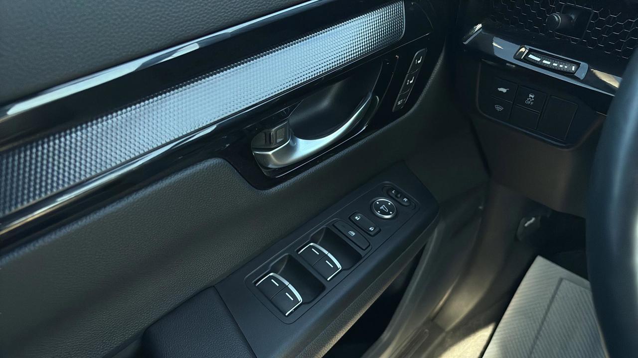 2024 Honda CR-V Hybrid Touring AWD Photo