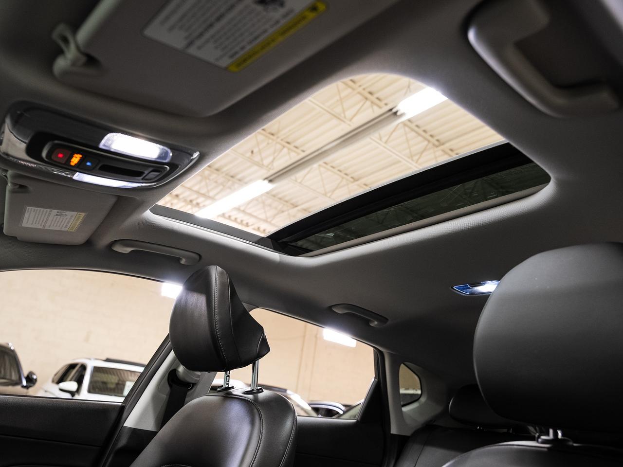 2024 Hyundai KONA PREFERRED AWD | Trend-Pkg | Leather | Pano roof