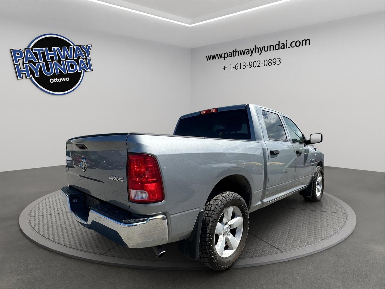 2023 RAM 1500 Classic SLT | Reverse Cam Photo3