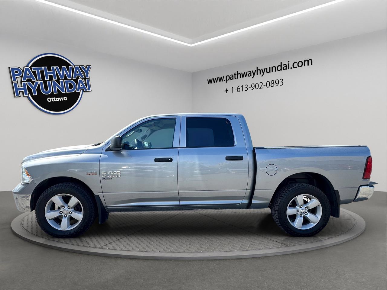 2023 RAM 1500 Classic SLT | Reverse Cam Photo