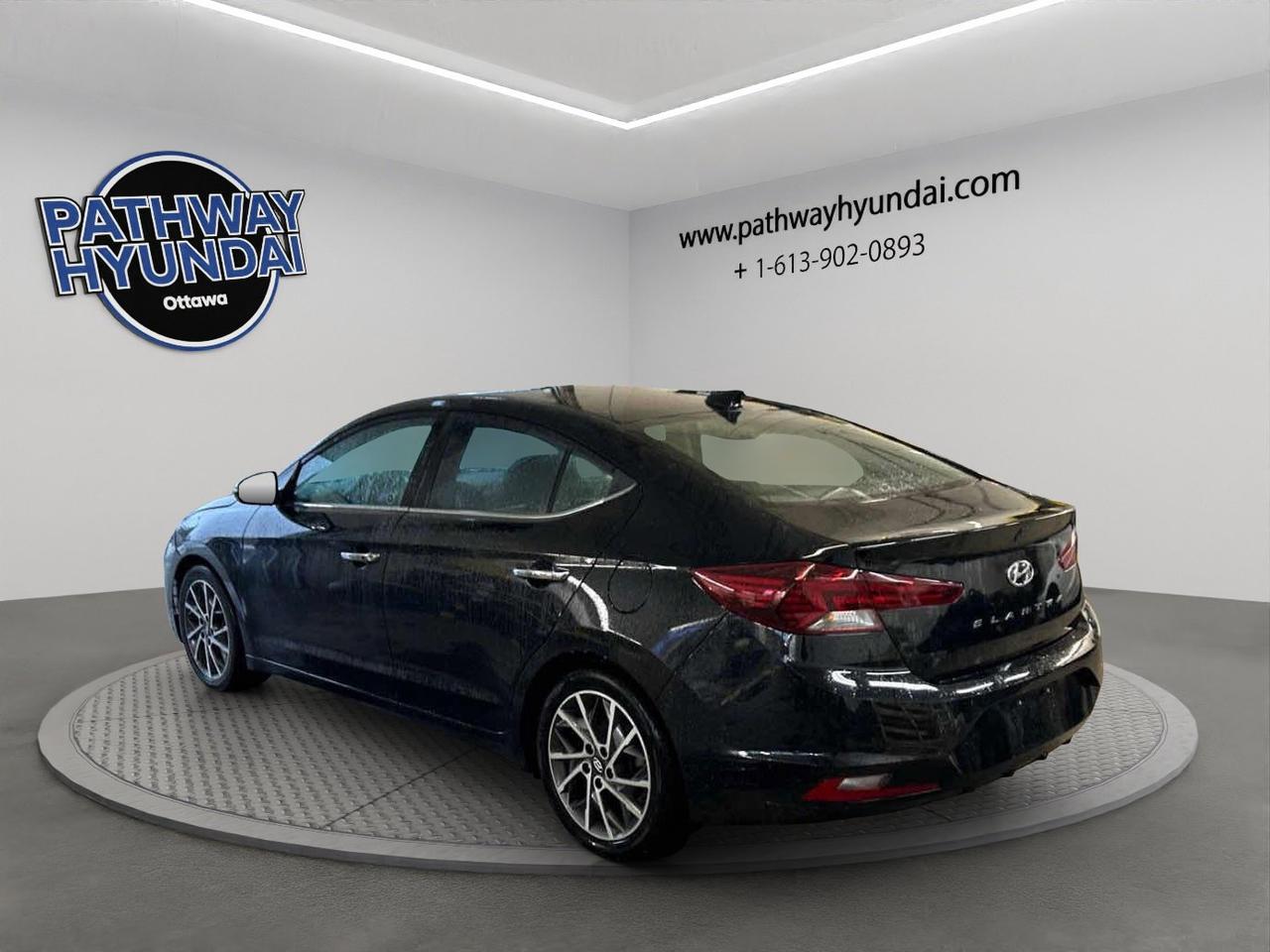 2019 Hyundai Elantra Luxury Photo