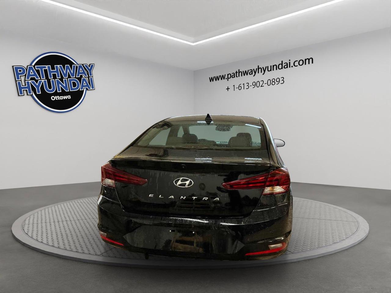 2019 Hyundai Elantra Luxury Photo