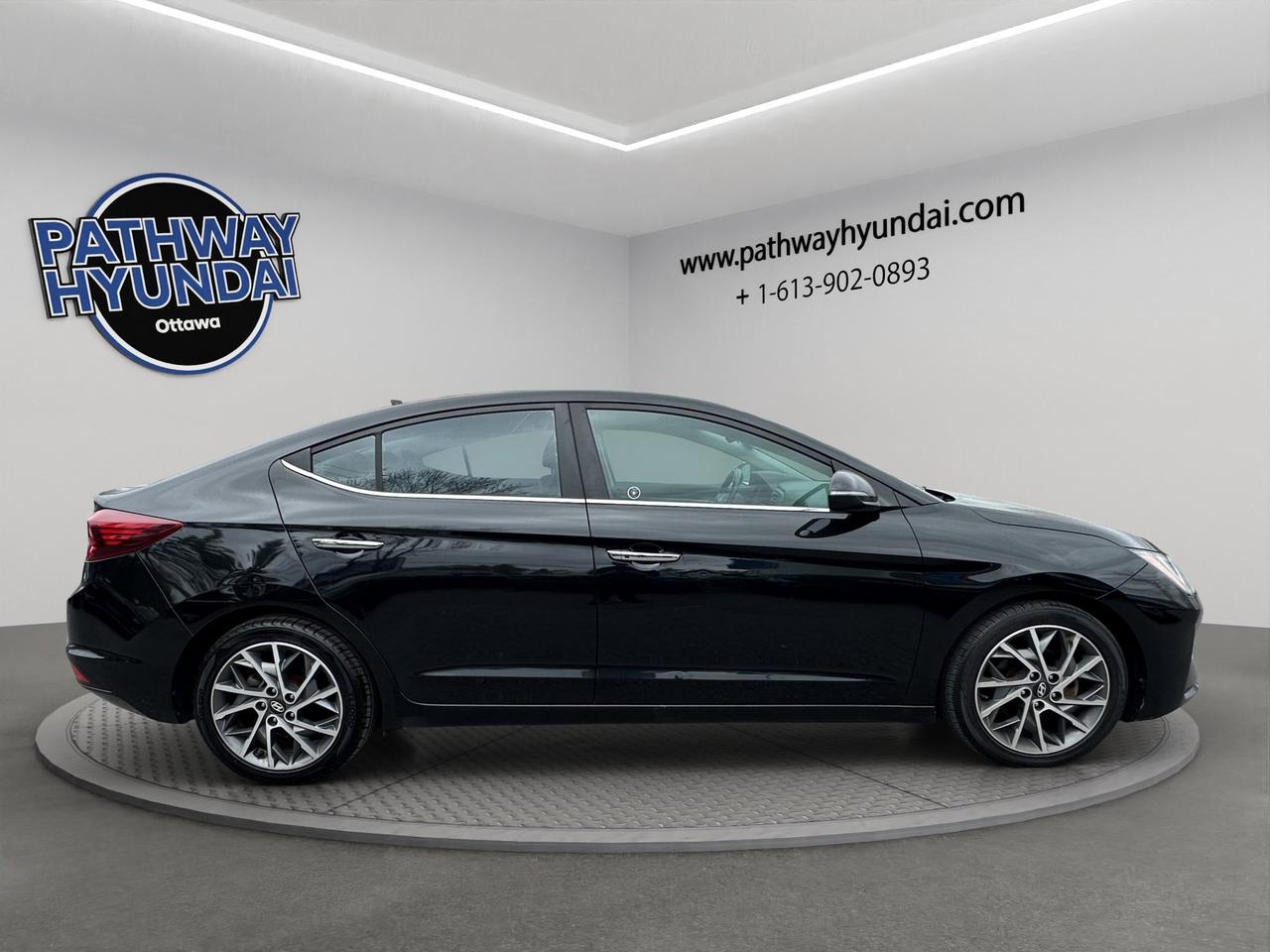 2019 Hyundai Elantra Luxury | Reverse Cam | Heated Seats Photo