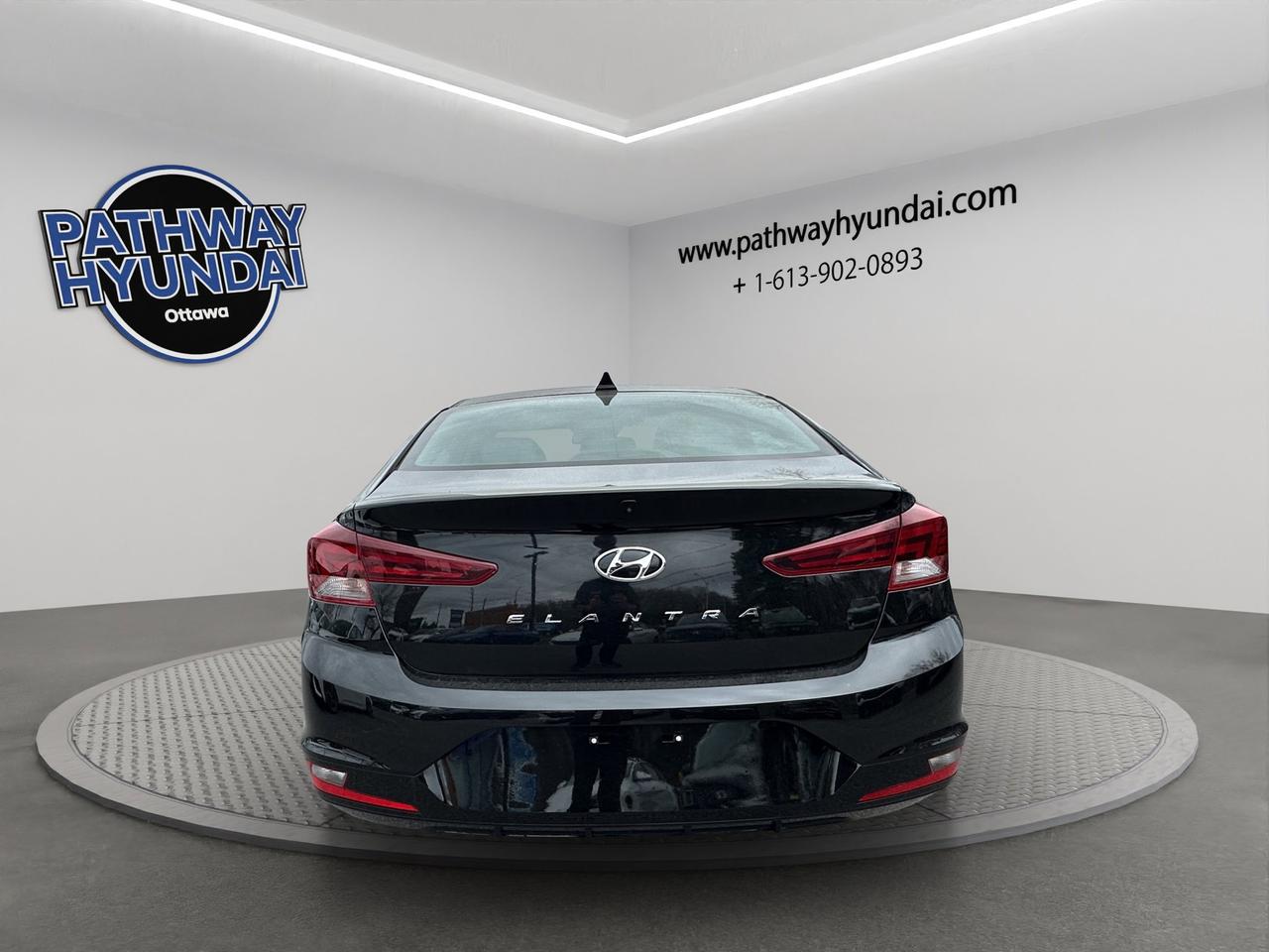 2019 Hyundai Elantra Luxury | Reverse Cam | Heated Seats Photo