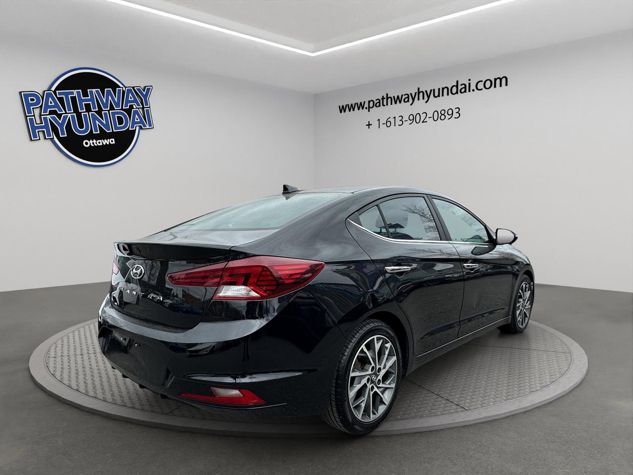 2019 Hyundai Elantra Luxury | Reverse Cam | Heated Seats Photo3