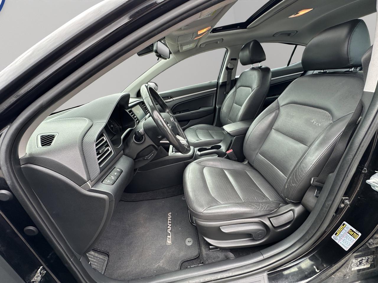 2019 Hyundai Elantra Luxury | Reverse Cam | Heated Seats Photo