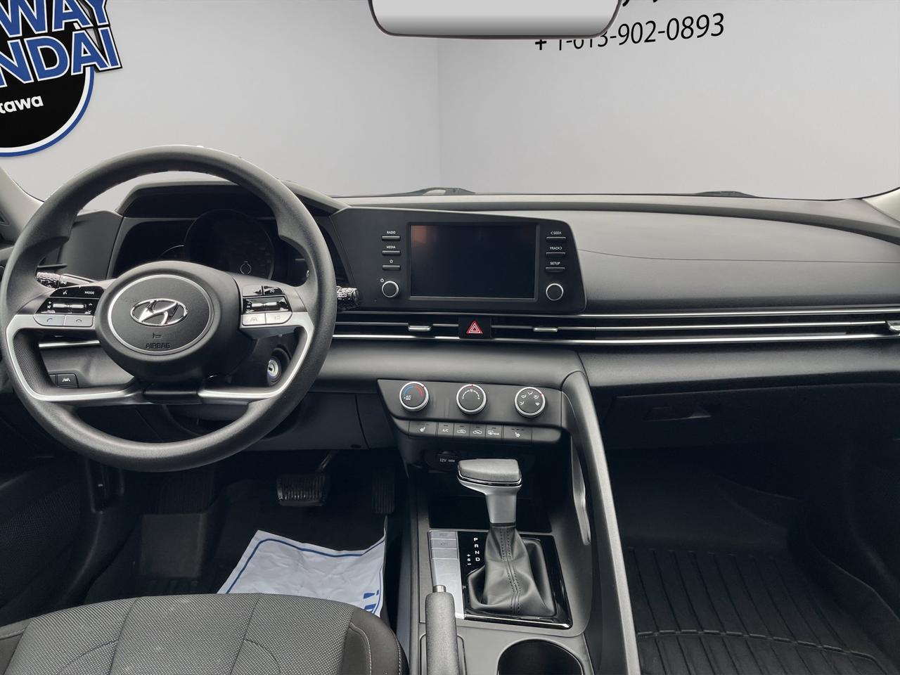 2022 Hyundai Elantra Essential | Reverse Cam | Heated Seats Photo