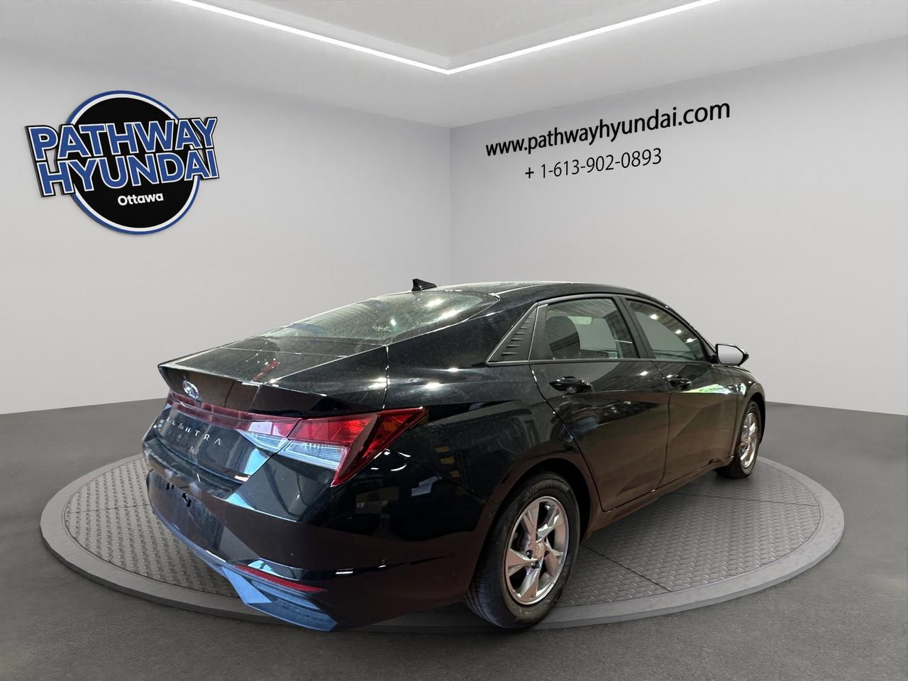2022 Hyundai Elantra Essential | Reverse Cam | Heated Seats Photo3