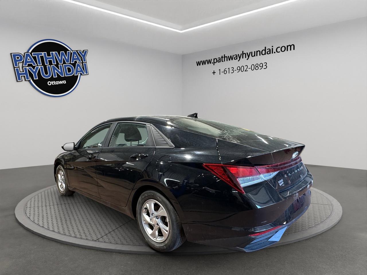 2022 Hyundai Elantra Essential | Reverse Cam | Heated Seats Photo