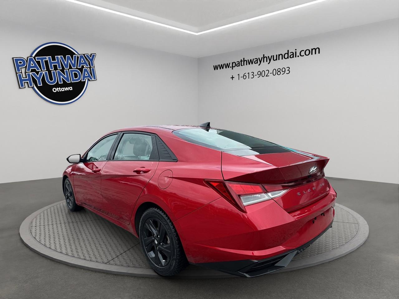 2022 Hyundai Elantra Preferred | Reverse Cam | Heated Seats Photo4