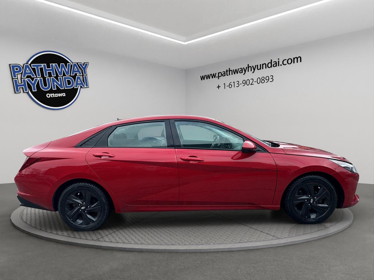 2022 Hyundai Elantra Preferred | Reverse Cam | Heated Seats Photo