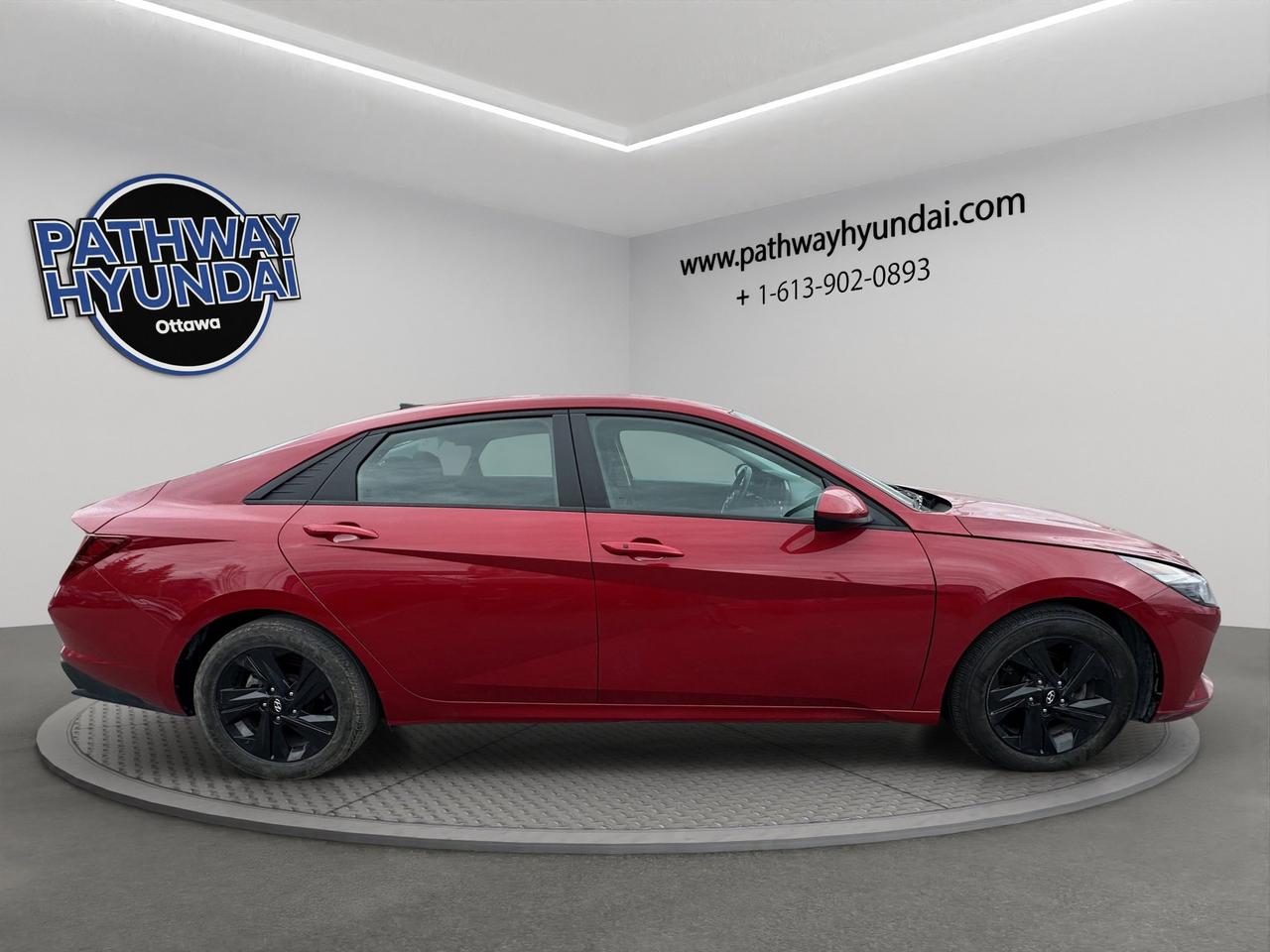 2022 Hyundai Elantra Preferred | Reverse Cam | Heated Seats Photo