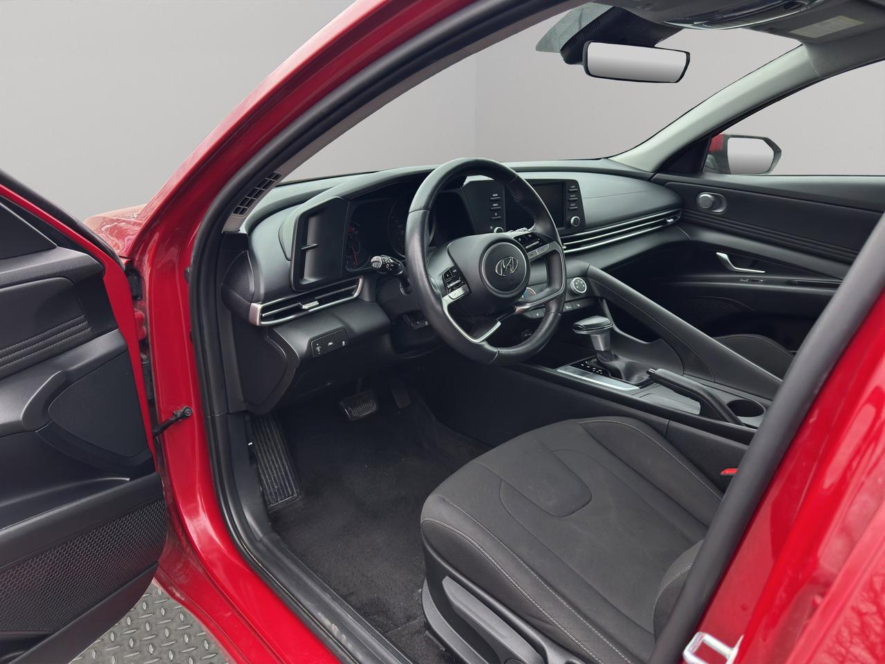 2022 Hyundai Elantra Preferred | Reverse Cam | Heated Seats Photo