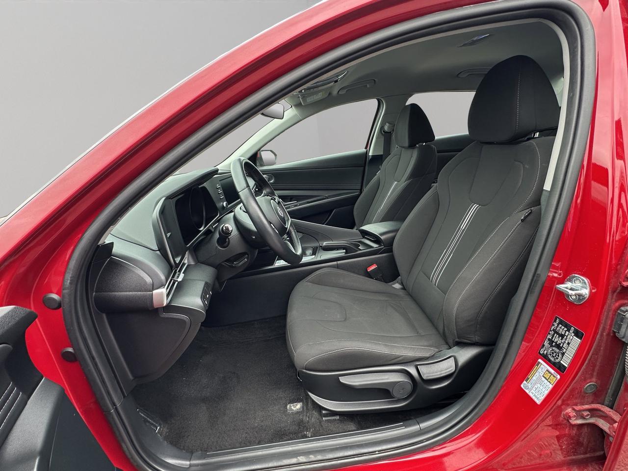 2022 Hyundai Elantra Preferred | Reverse Cam | Heated Seats Photo