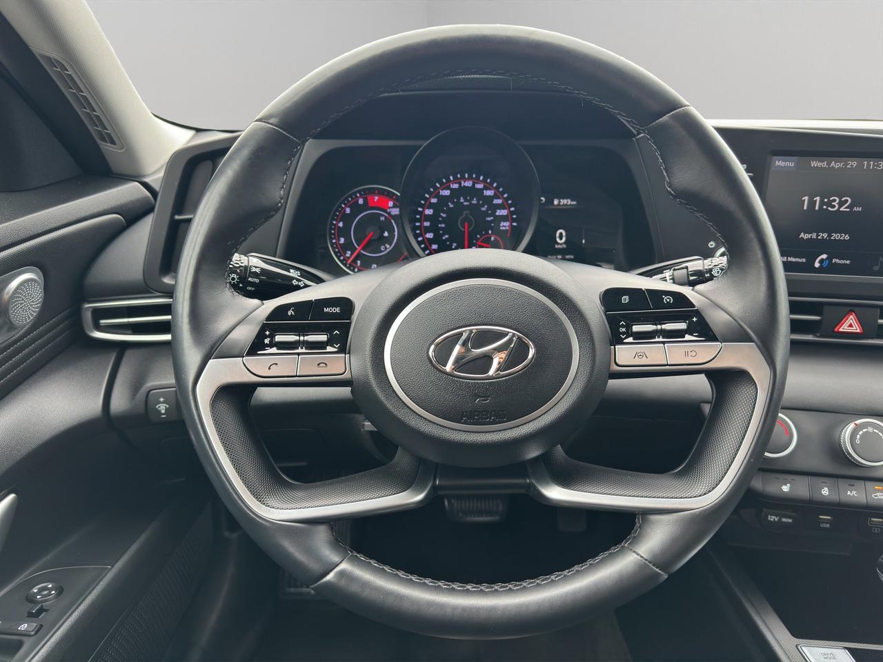 2022 Hyundai Elantra Preferred | Reverse Cam | Heated Seats Photo