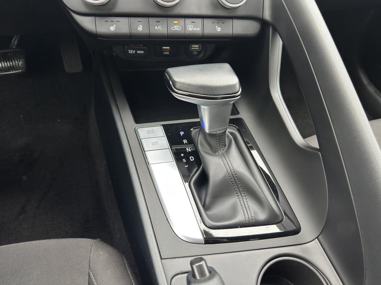 2022 Hyundai Elantra Preferred | Reverse Cam | Heated Seats Photo
