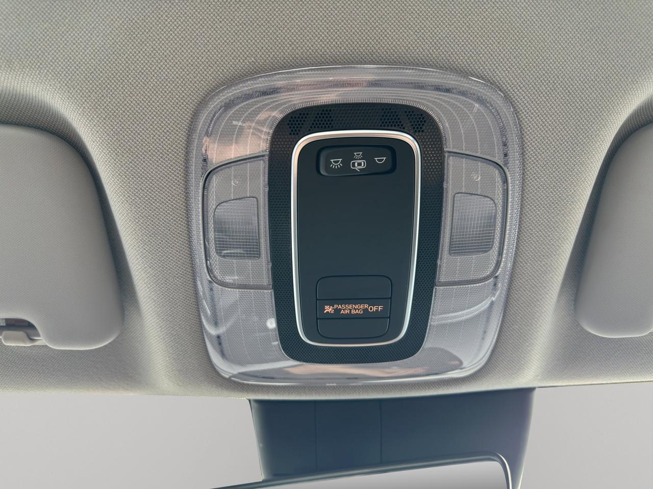 2022 Hyundai Elantra Preferred | Reverse Cam | Heated Seats Photo