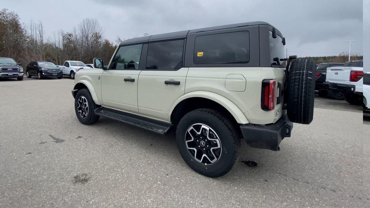 2026 Ford Bronco Outer Banks Photo