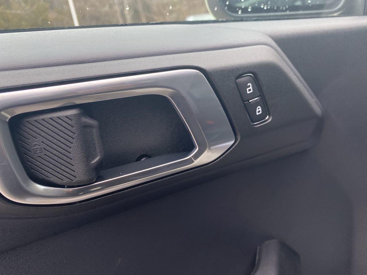 2026 Ford Bronco Outer Banks Photo