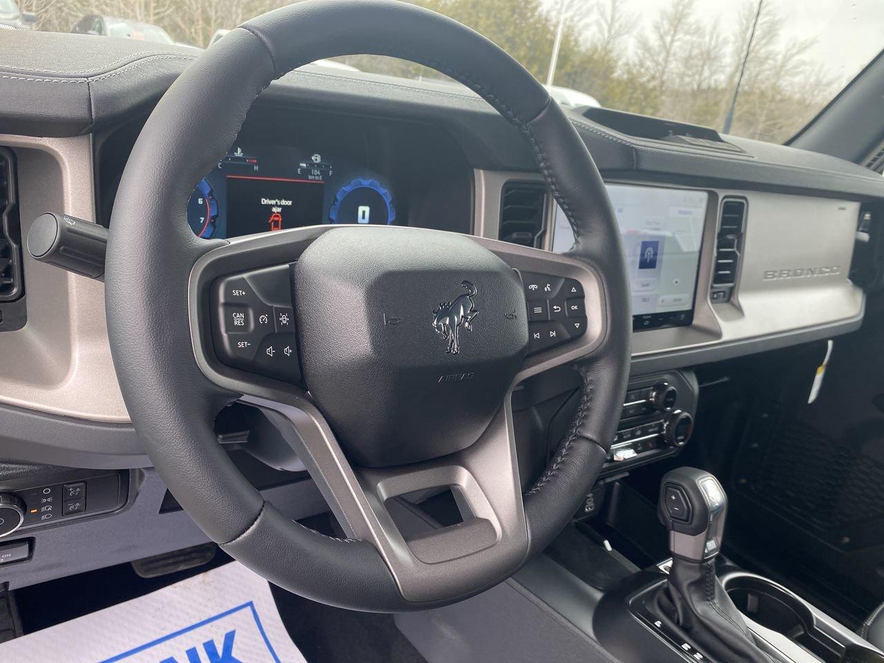 2026 Ford Bronco Outer Banks Photo