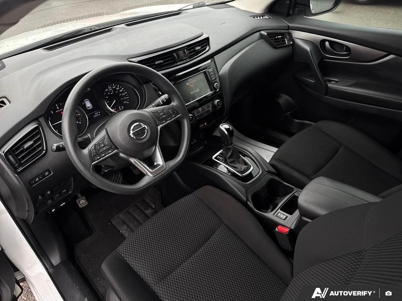 2023 Nissan Qashqai S BACKUP CAM   HEATED SEATS   LANE ASSIST   SIRIUS Photo
