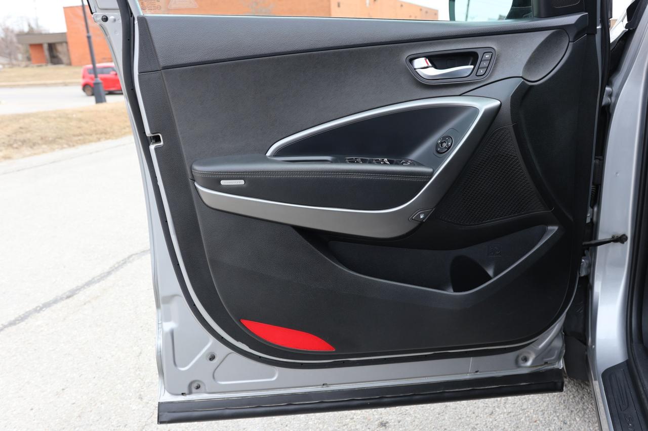 2019 Hyundai Santa Fe XL LUXURY-AWD-6PASS/ADAPT CRUISE/PANOROOF/H SEATS & S Photo