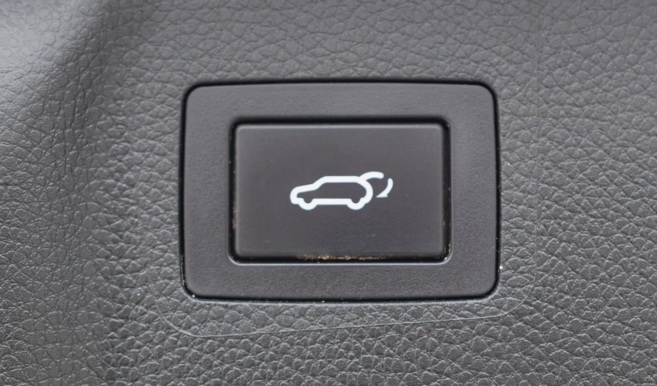 2019 Hyundai Santa Fe XL LUXURY-AWD-6PASS/ADAPT CRUISE/PANOROOF/H SEATS & S Photo