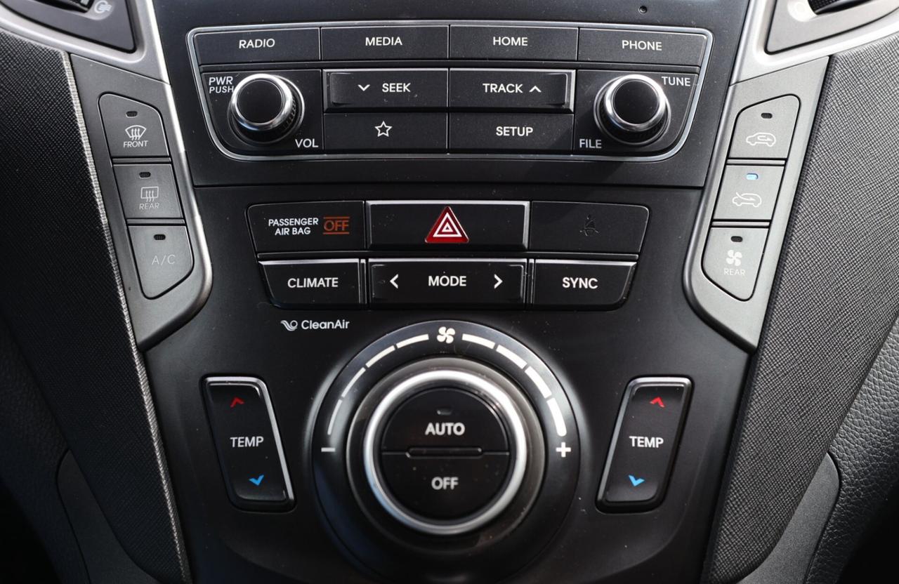 2019 Hyundai Santa Fe XL LUXURY-AWD-6PASS/ADAPT CRUISE/PANOROOF/H SEATS & S Photo