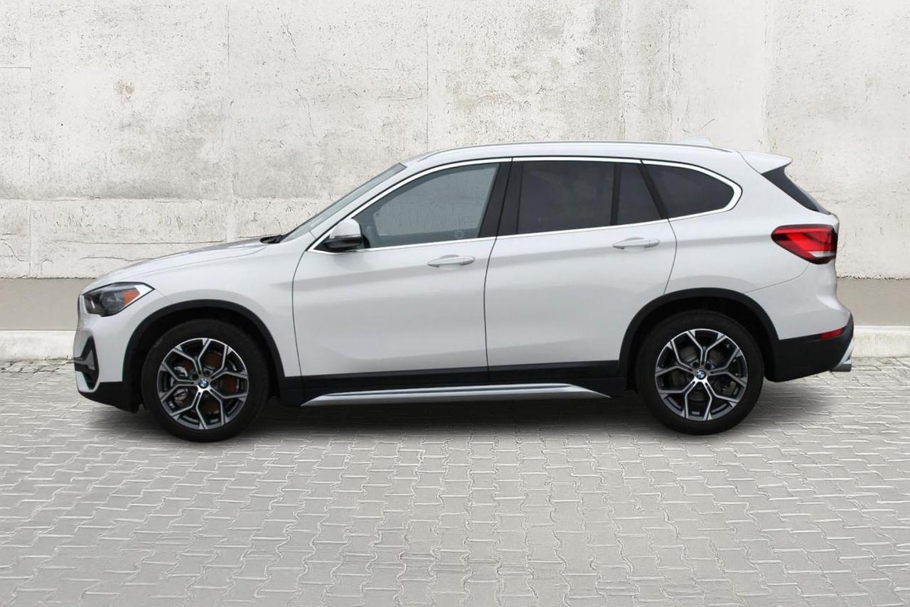 2022 BMW X1 Sport  Gps HtdSeats BkpCam Moonroof Photo2