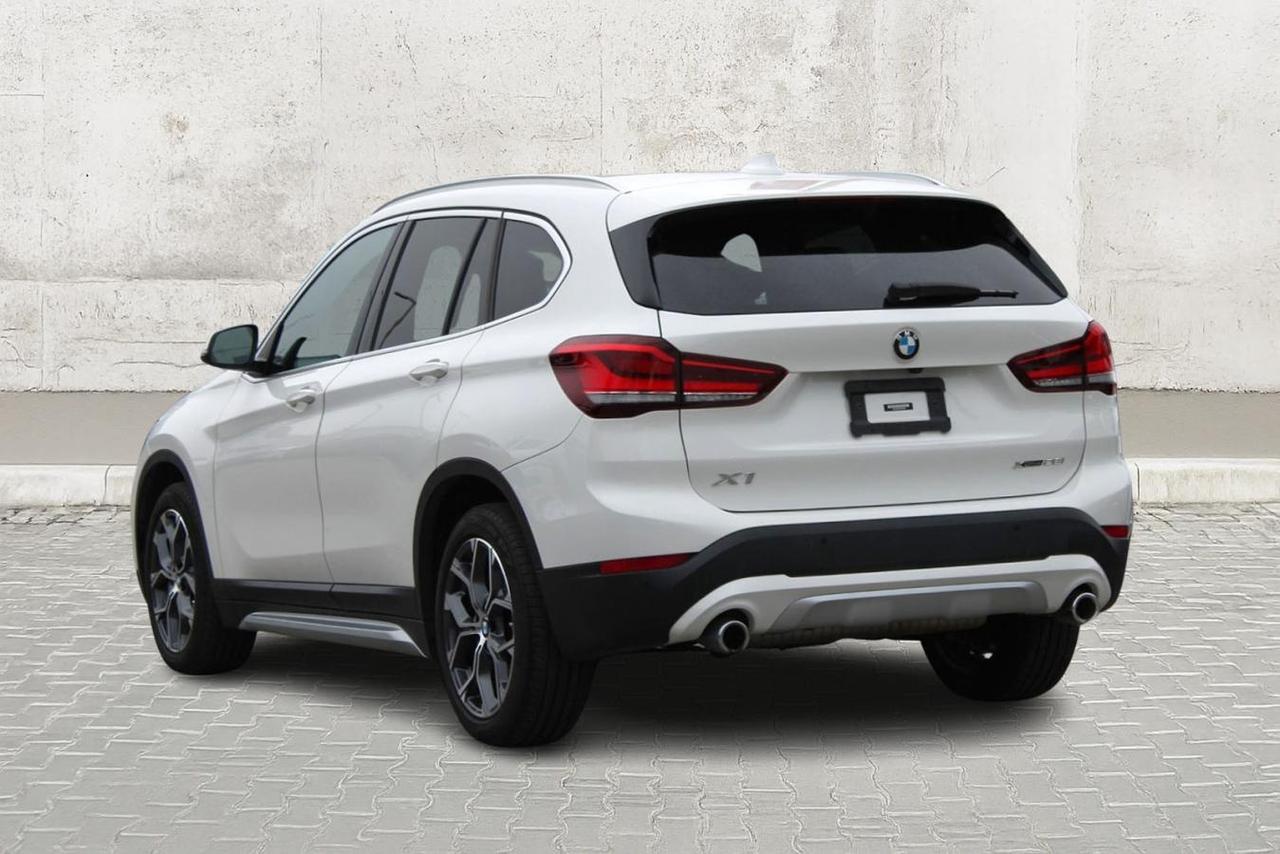 2022 BMW X1 Sport  Gps HtdSeats BkpCam Moonroof Photo3