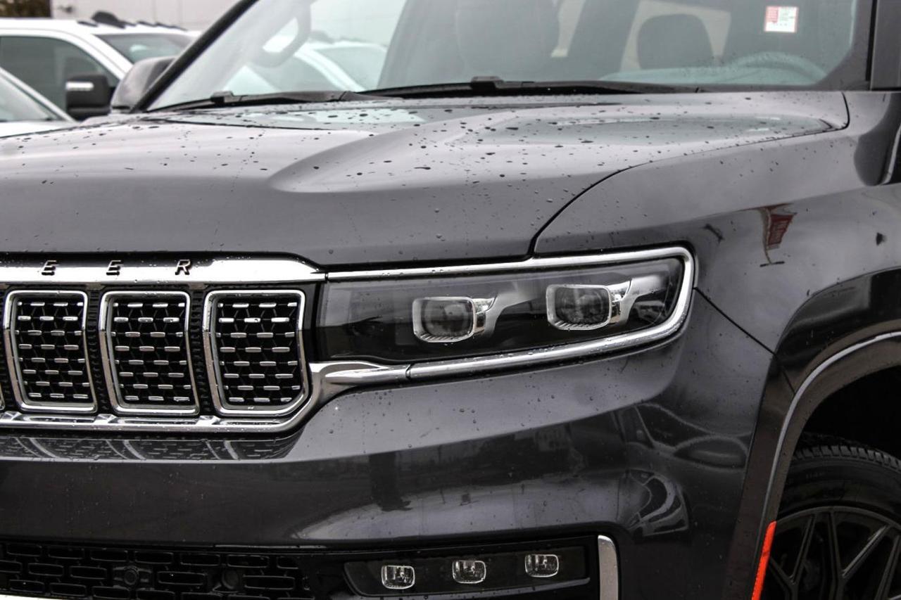 2022 Jeep Grand Wagoneer Series lll  Gps HtdSeats Moonroof SiriusXM SideSte Photo