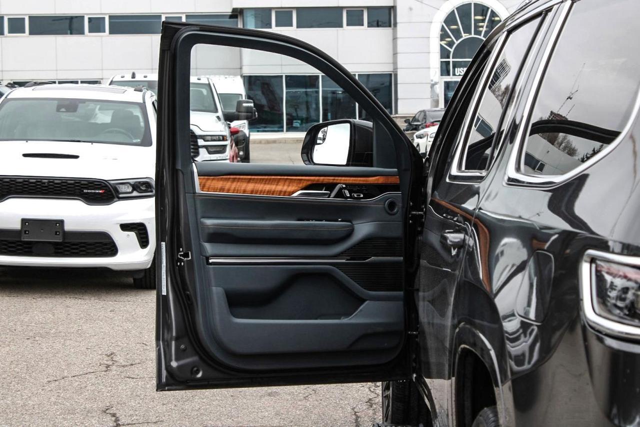 2022 Jeep Grand Wagoneer Series lll  Gps HtdSeats Moonroof SiriusXM SideSte Photo