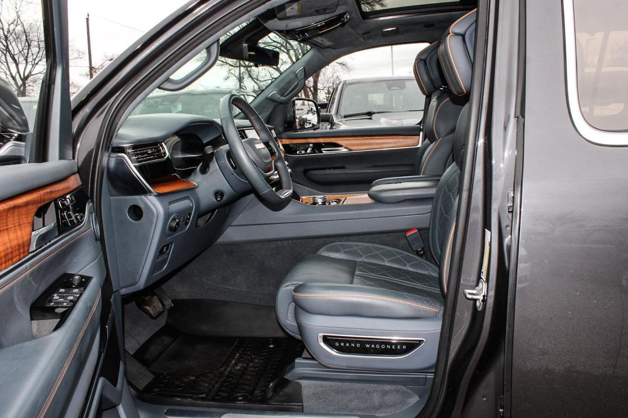 2022 Jeep Grand Wagoneer Series lll  Gps HtdSeats Moonroof SiriusXM SideSte Photo