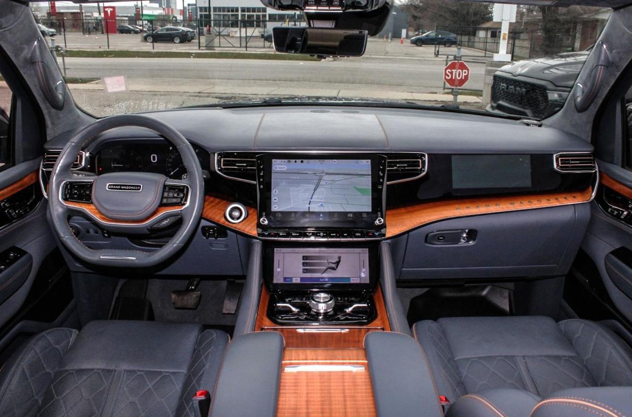 2022 Jeep Grand Wagoneer Series lll  Gps HtdSeats Moonroof SiriusXM SideSte Photo