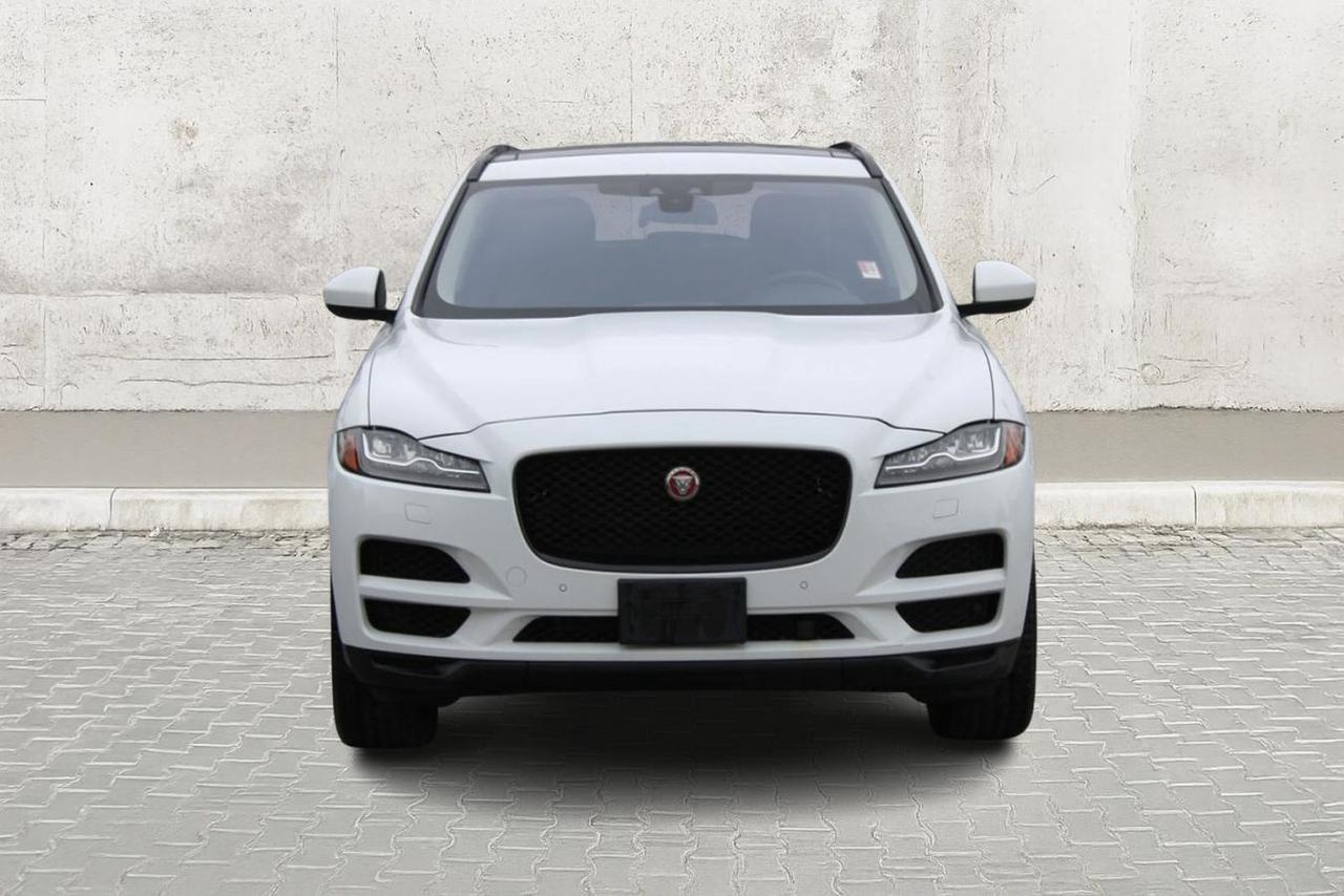 2018 Jaguar F-PACE Prestige Photo