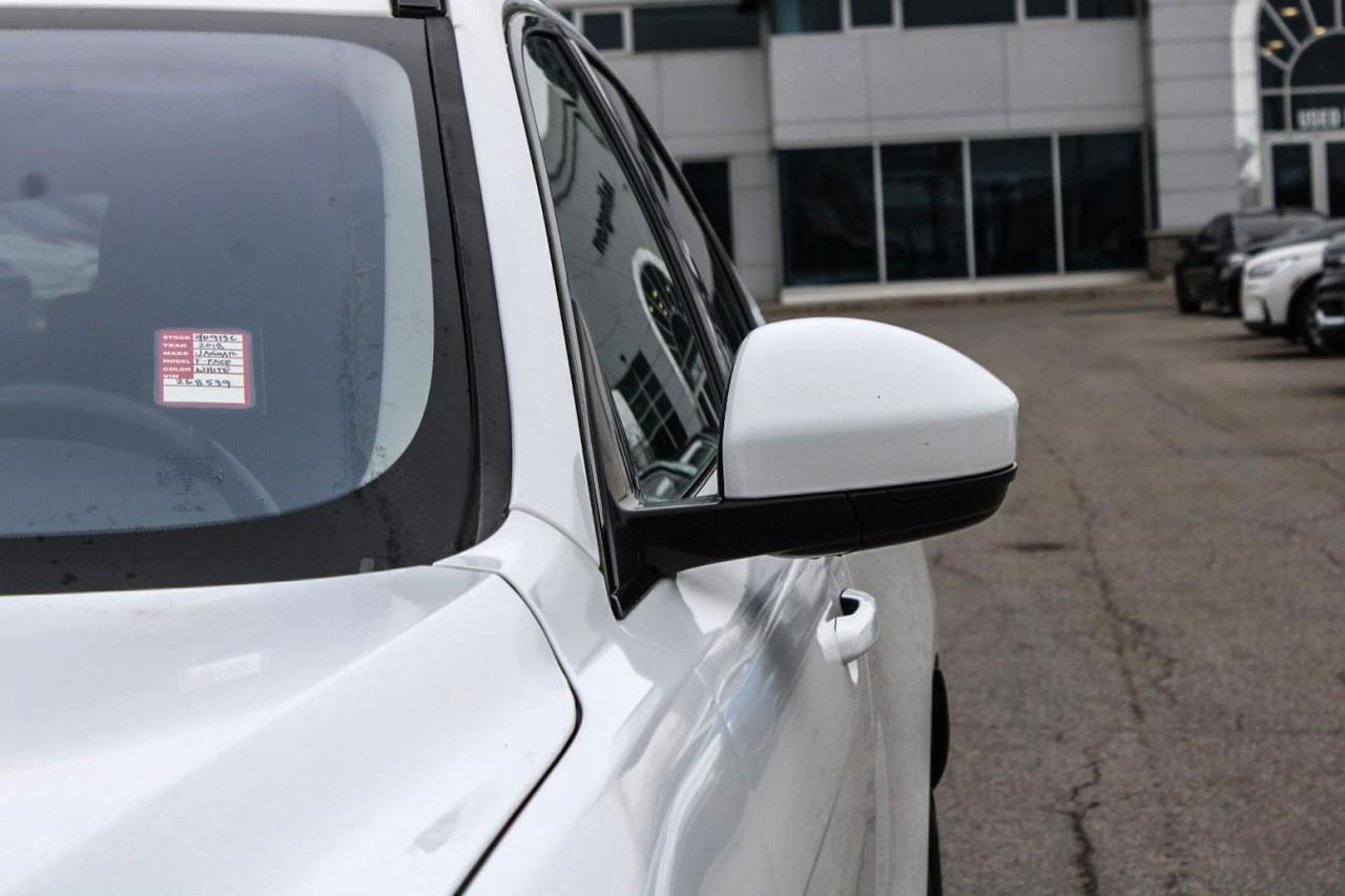 2018 Jaguar F-PACE Prestige Photo