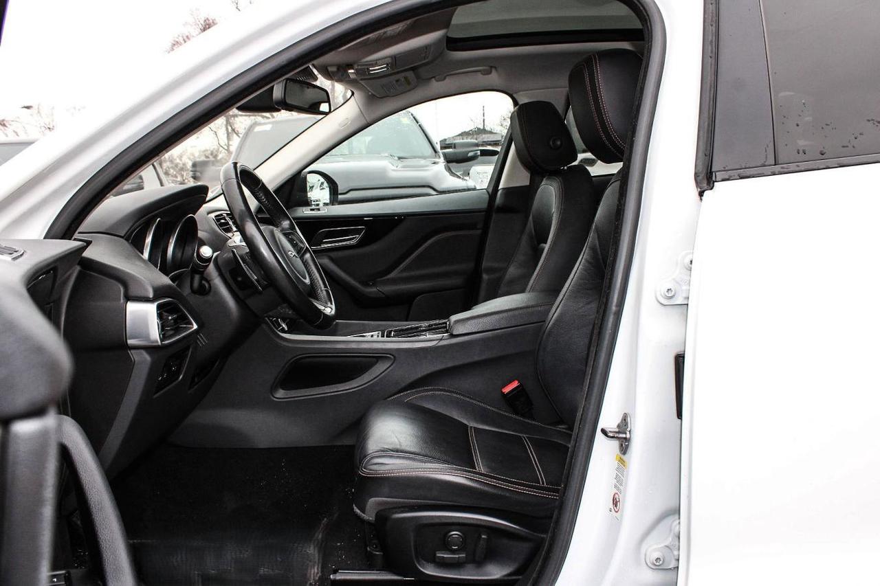 2018 Jaguar F-PACE Prestige Photo