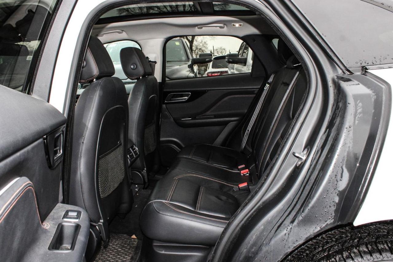 2018 Jaguar F-PACE Prestige Photo