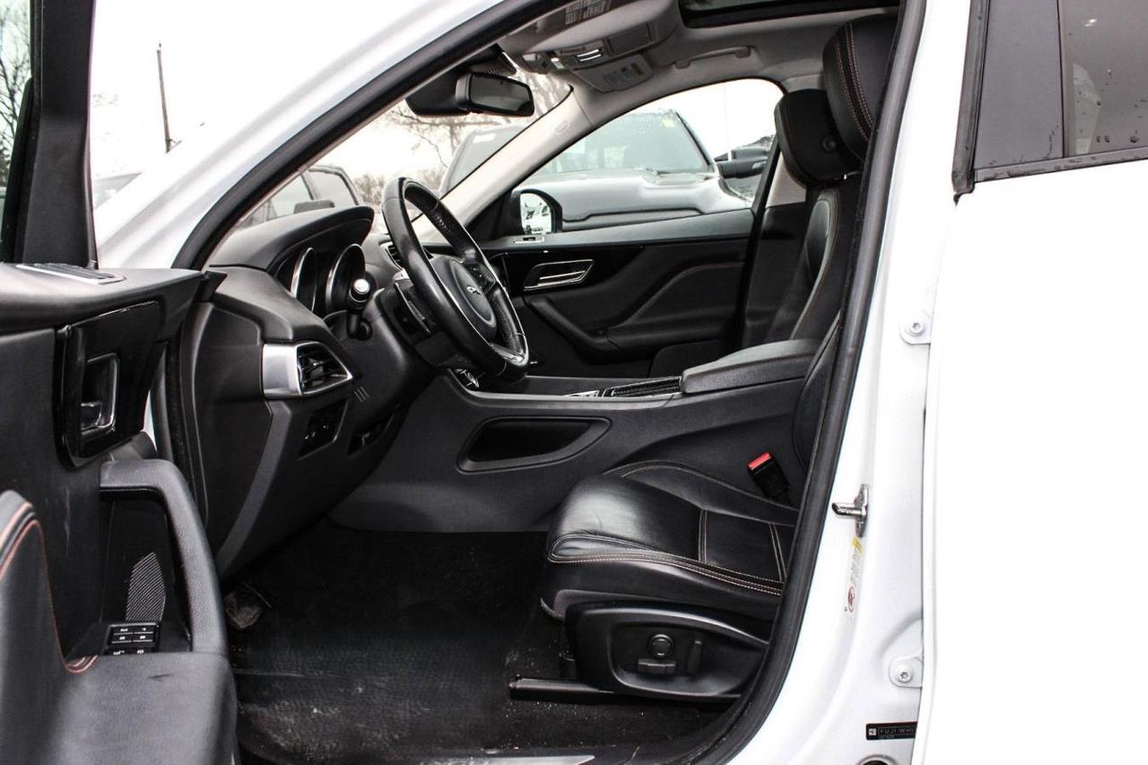 2018 Jaguar F-PACE Prestige Photo