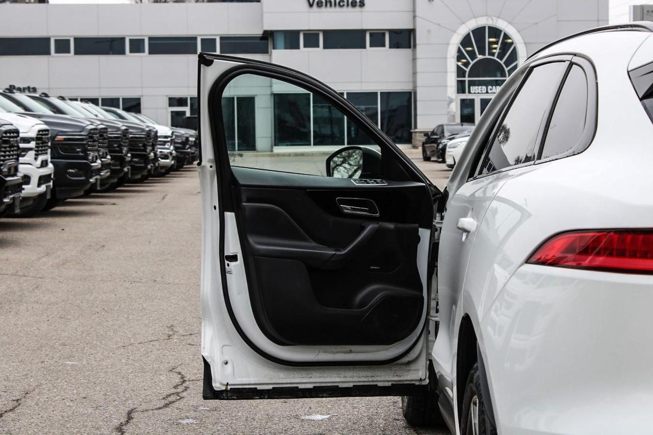 2018 Jaguar F-PACE Prestige Photo