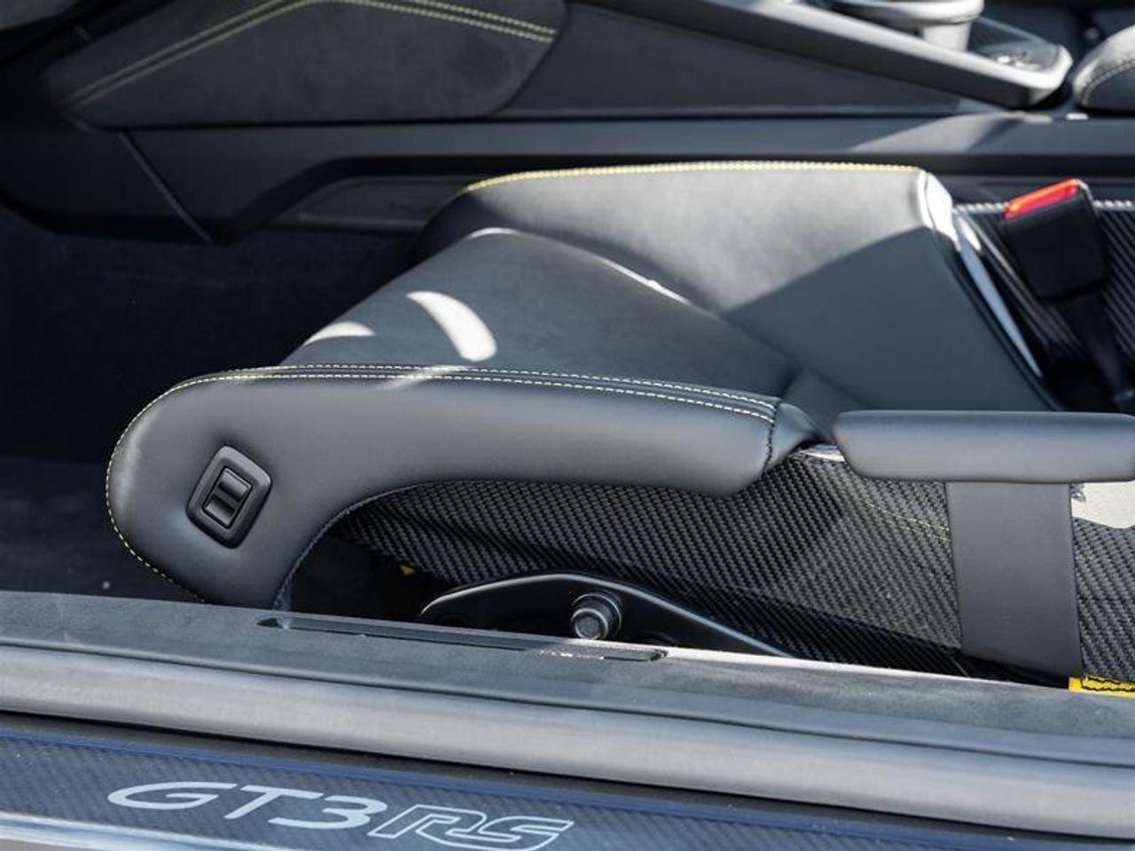 2025 Porsche 911 GT3 RS Photo