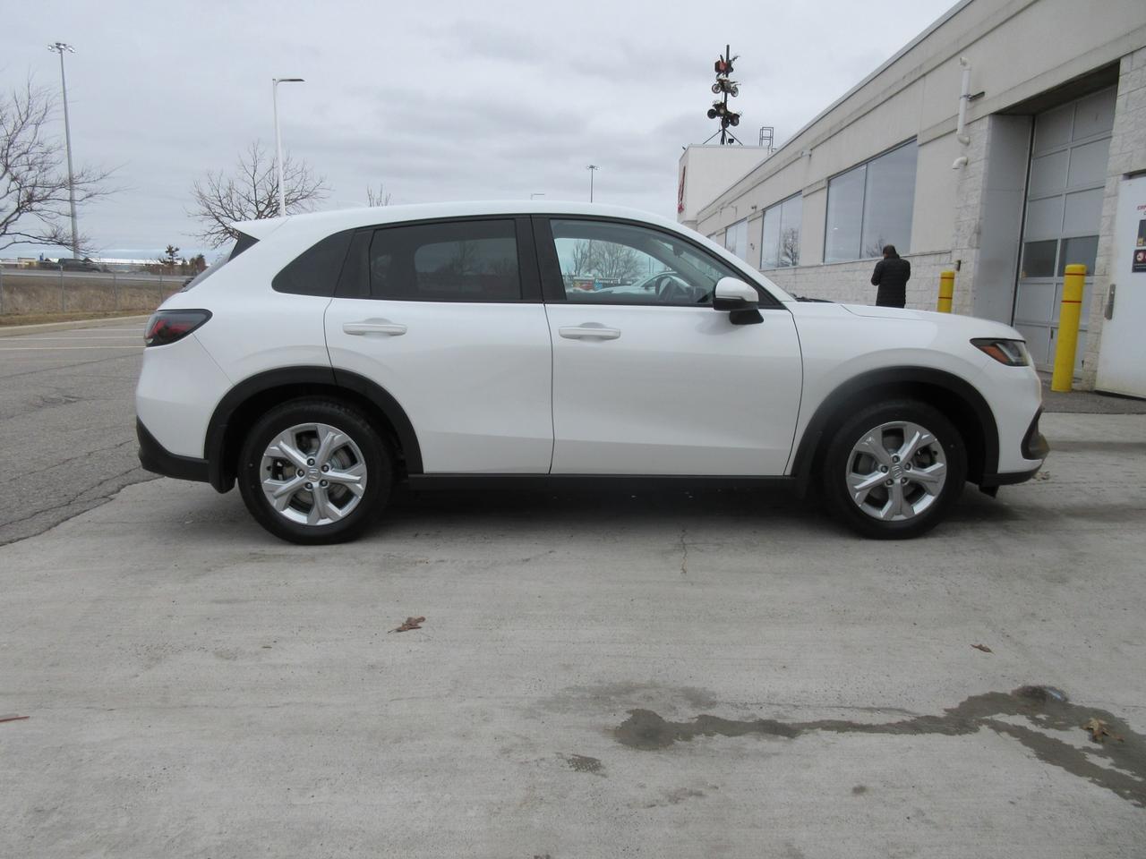 2023 Honda HR-V LX 4dr All-Wheel Drive Photo3